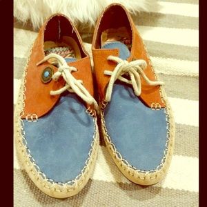NWOT Hush Puppies Vintage Leather Moccasins Blue